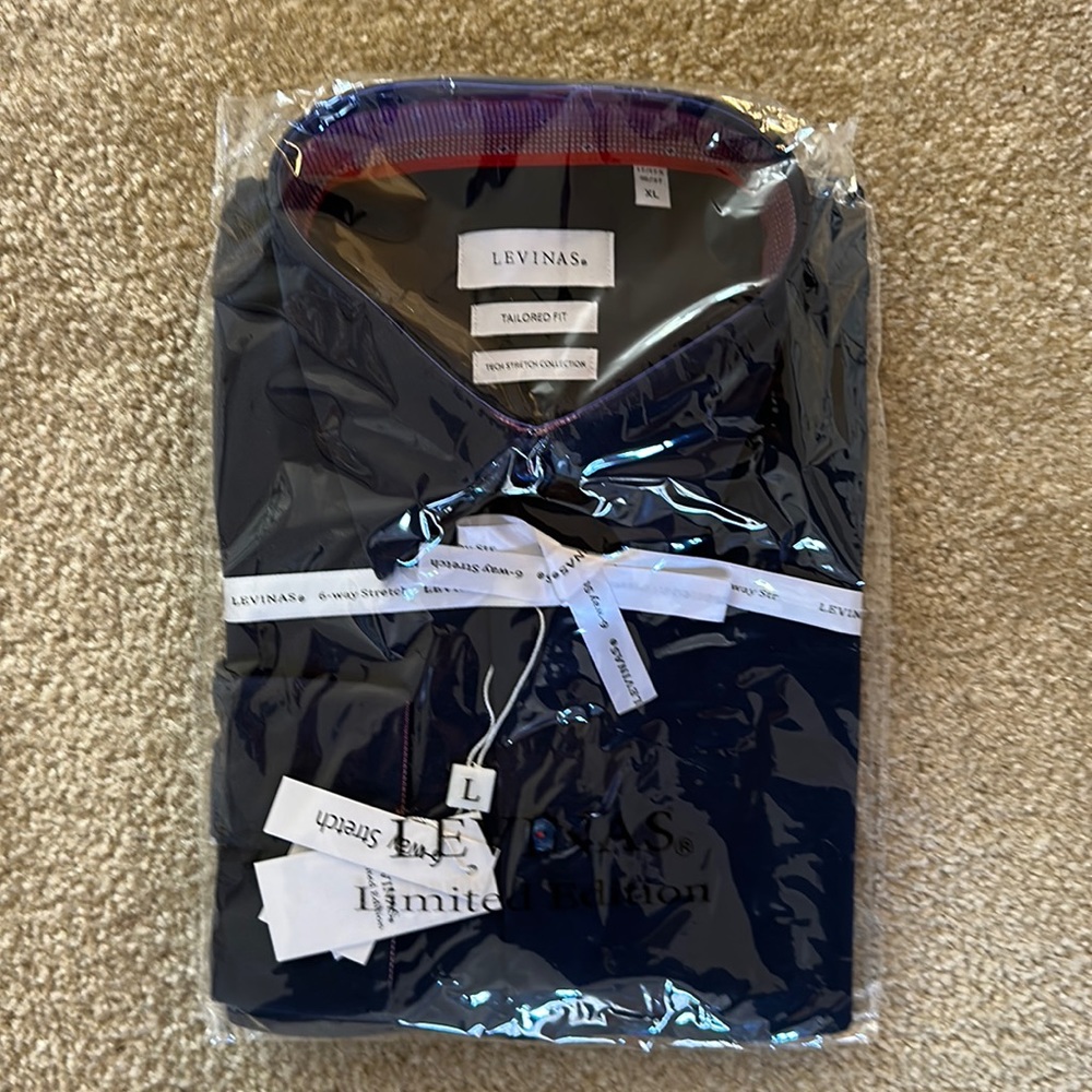 Levinas stretch button down shirt. Navy with purple/pink trim. BNWT